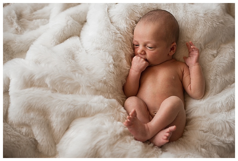 Best Kelowna Newborn Photographer_0040.jpg