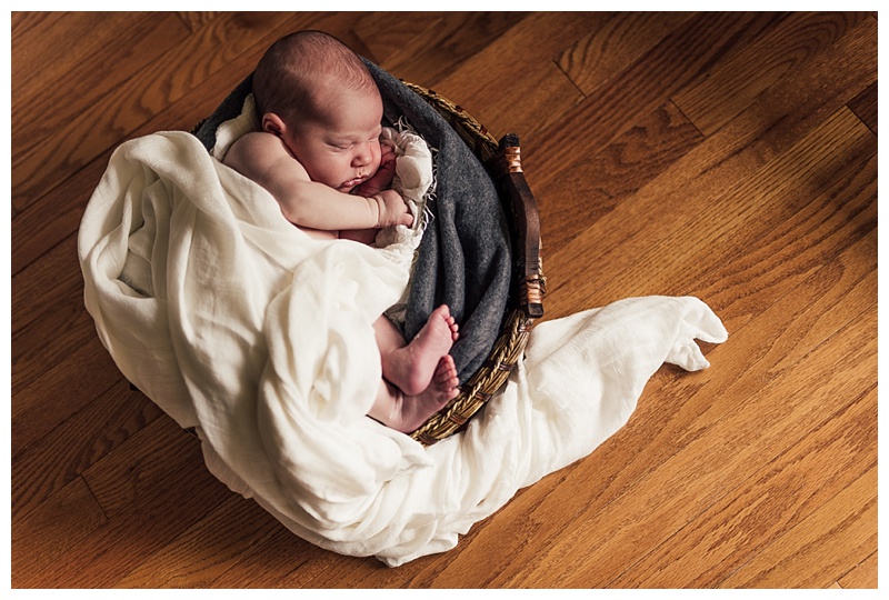 Kelowna Newborn Photographers Barnett Photography In Home Session_0187