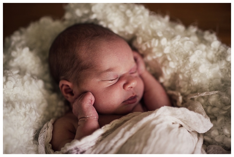 Kelowna Newborn Photographers Barnett Photography In Home Session_0188